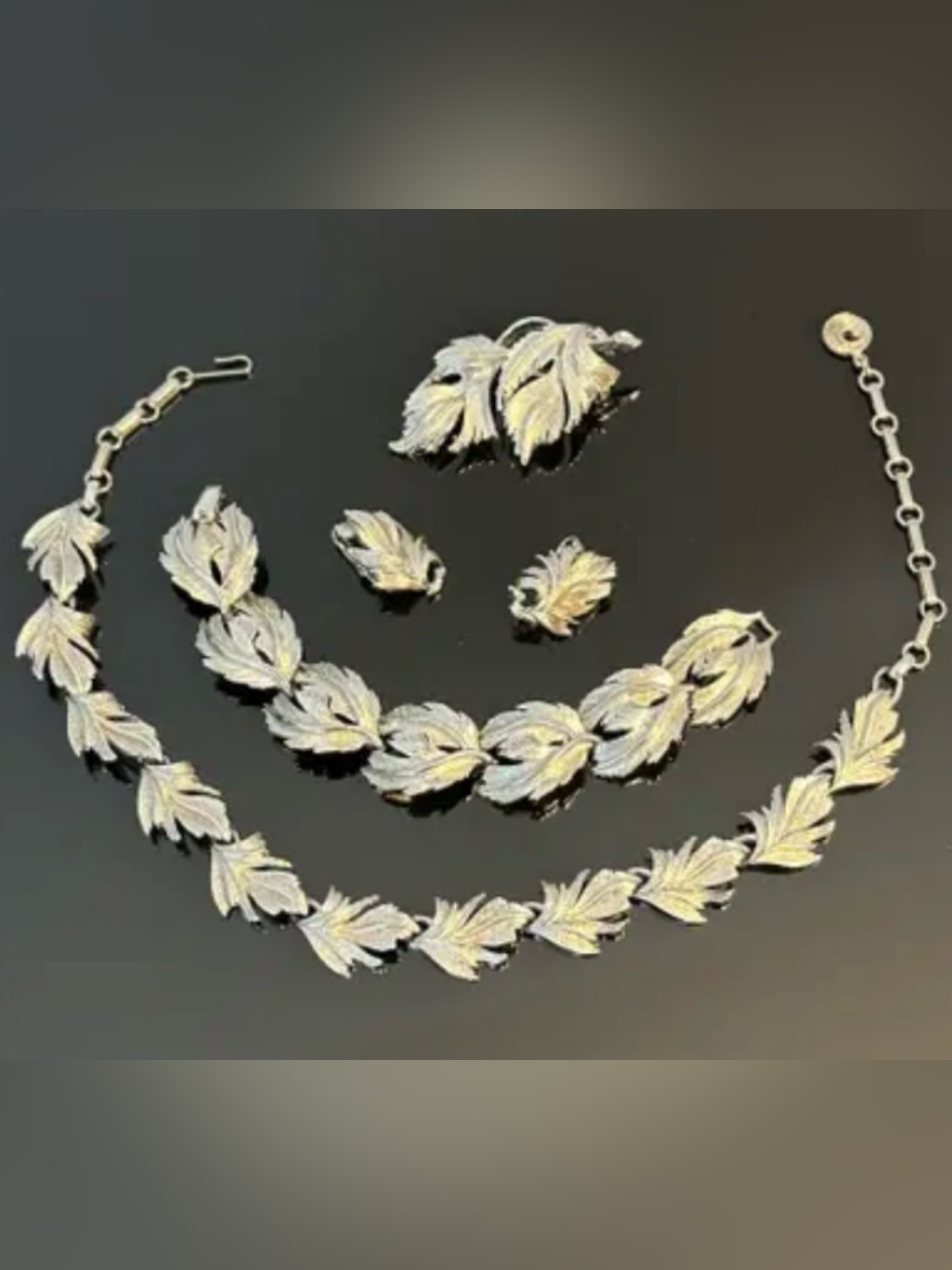 Tara Vintage Jewelry Set Necklace Bracelet Earrings And Brooch